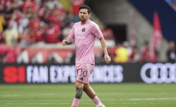 Lionel Messi Outshines Cristiano Ronaldo Again – On the Brink of 900 Goals and 50 Titles